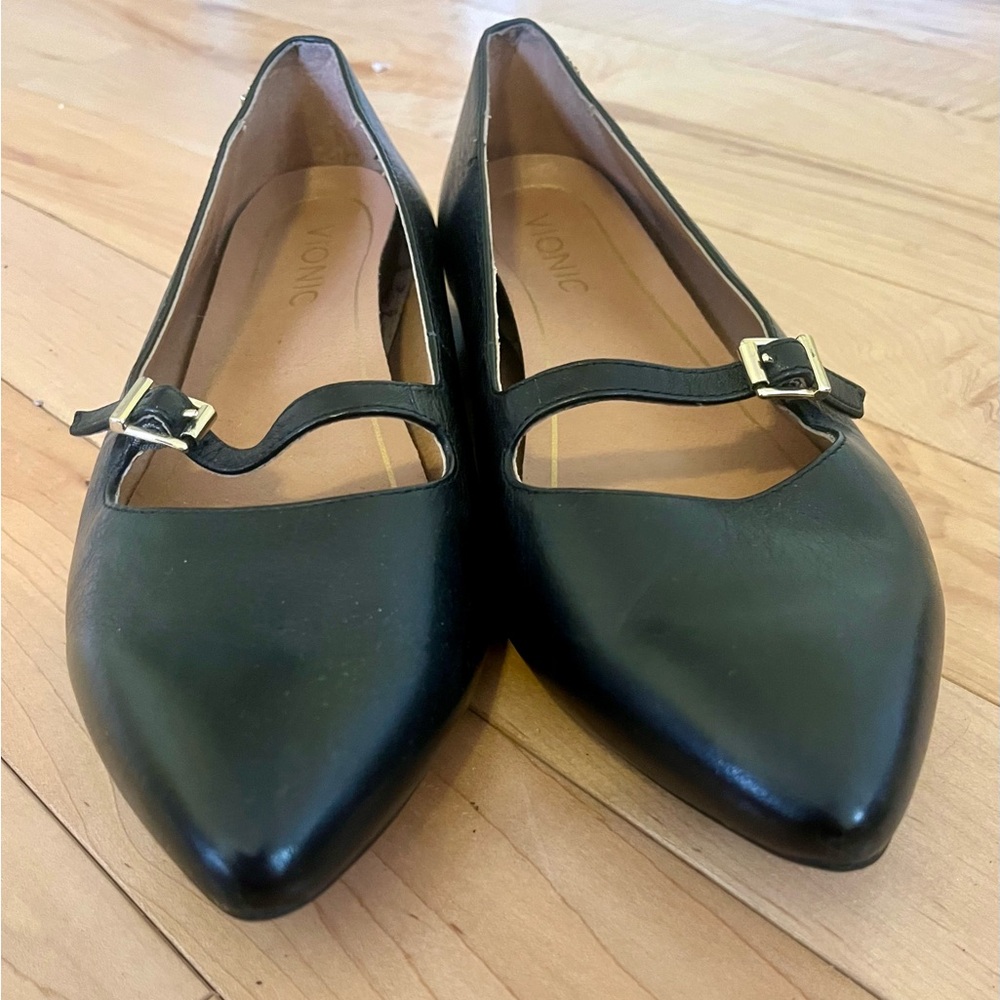 20% OFF 2+ BUNDLES! Vionic Flat Mary Jane Shoes. Black. Size 8 - Picture 2 of 7